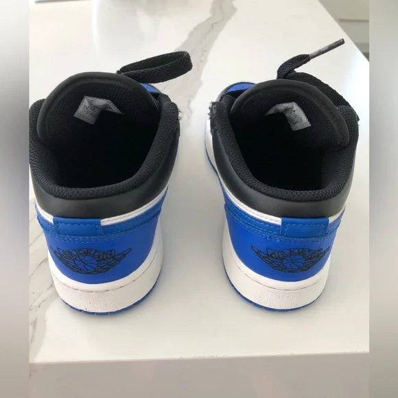 Nike Jordan boy size 4y - Picture 4 of 7